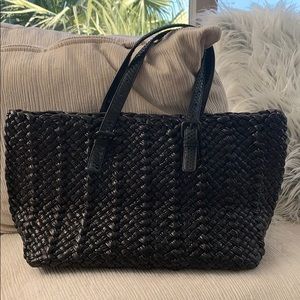 BOTTEGA VENETA  NERO VERNICE LAMBSKIN PYTHON TOTE